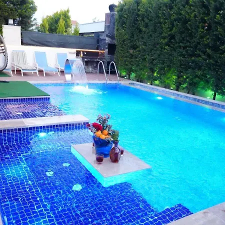 Camyuva Lueks Агва